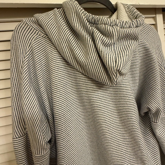 O'Neill Cozy Pull Over Hoodie Women’s Large Striped - Picture 7 of 13